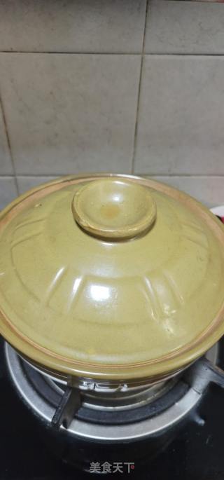 咸鱼香肠煲仔饭的做法步调：9