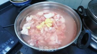 鸡块土豆拌里的做法步调：1