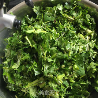 喷鼻菜麦饭的做法步调：2