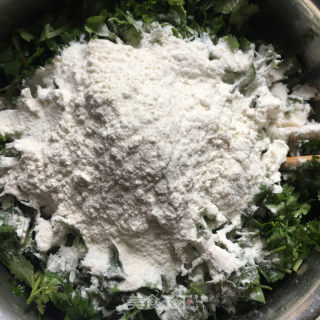 喷鼻菜麦饭的做法步调：3