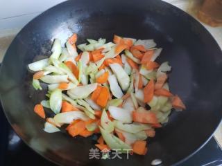 胡萝卜菜心炒豆干的做法步调：4
