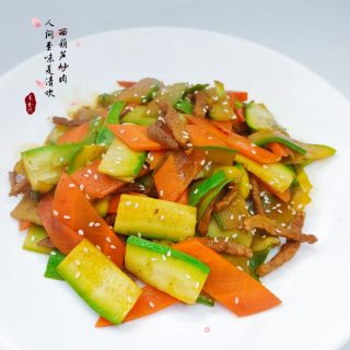 西葫芦炒肉的做法步调：1