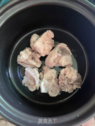 橄榄霍斛煲龙骨的做法步调：5