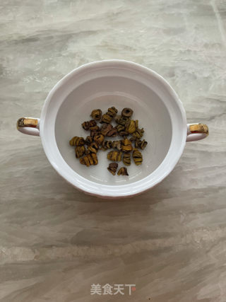 橄榄霍斛煲龙骨的做法步调：3