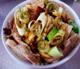 传统扣肉的做法步调：10