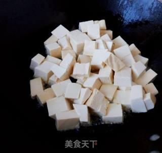 洋利剑菜炒虾仁豆腐的做法步调：2