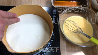 焦糖奶酪布丁，奶喷鼻味取焦糖味完善分离，每心皆能感触感染到醇薄奶喷鼻。的做法步调：9