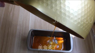 焦糖奶酪布丁，奶喷鼻味取焦糖味完善分离，每心皆能感触感染到醇薄奶喷鼻。的做法步调：4