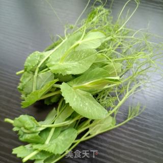 豌豆尖鸡汤里的做法步调：1