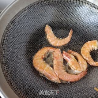 陈虾炒马兰头的做法步调：8