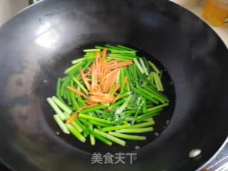 蒜苔炒蛋的做法步调：2