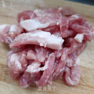 肉条炒茭瓜条的做法步调：1