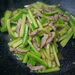 肉条炒茭瓜条的做法步调：12
