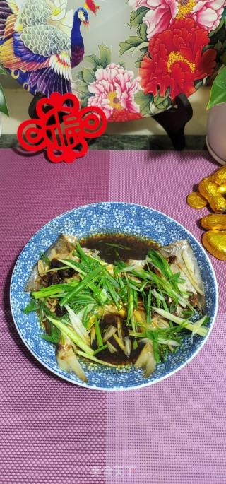 黄豆酱蒸银鲳鱼的做法步调：9