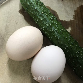 鸡蛋黄瓜三明治的做法步调：2