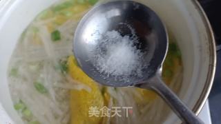 蛋饺萝卜丝汤的做法步调：7