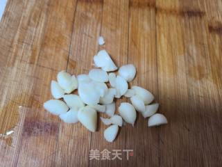 莴笋炒蚕豆的做法步调：3