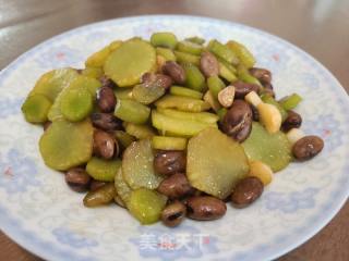莴笋炒蚕豆的做法步调：5