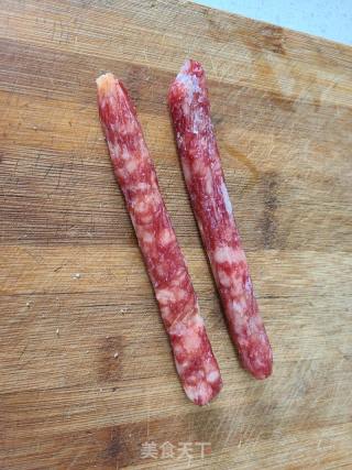 死菜炒广式香肠的做法步调：1
