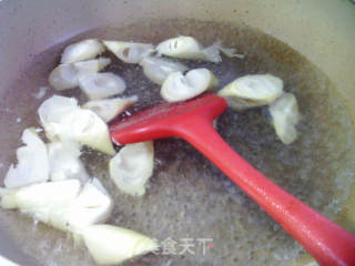 咸肉秋笋肉里结汤的做法步调：6