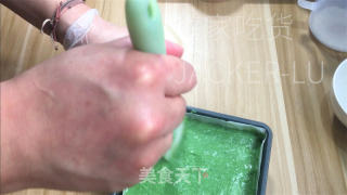 抹茶奶冻小圆，没有需求吉祥丁，心感细致柔滑，光彩翠绿鲜明。的做法步调：6