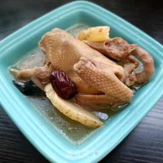 灵芝天麻炖鸽子的做法步调：10