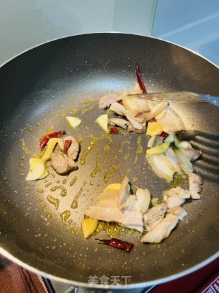 兰花苔炒肉的做法步调：4