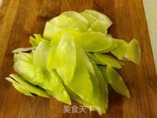 莴笋炒牛肉片的做法步调：1