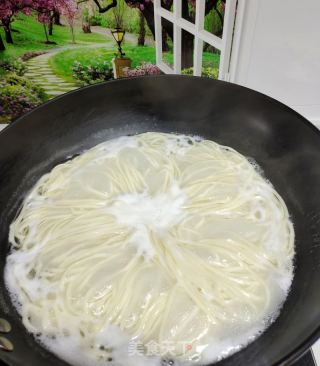 现压早饭鸡蛋里的做法步调：8