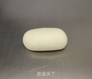 现压早饭鸡蛋里的做法步调：1