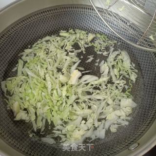 包菜马兰头拌陈虾的做法步调：3