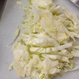 包菜马兰头拌陈虾的做法步调：2