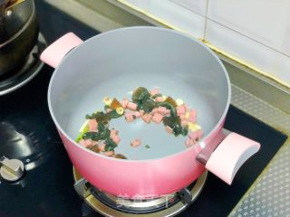上汤娃娃菜的做法步调：3