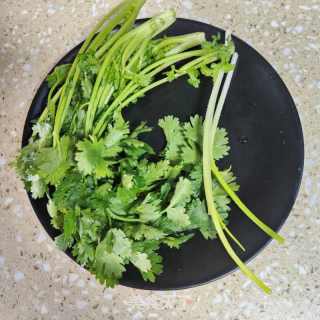 喷鼻菜牛肉燕麦粥的做法步调：2