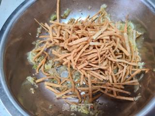 馓子鸡蛋拌包菜的做法步调：8