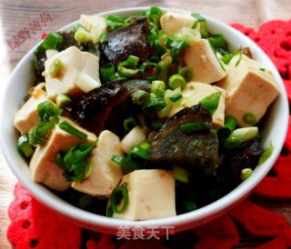 紧花小葱拌豆腐的做法步调：6
