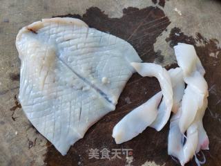 洋葱芹菜炒辣枪的做法步调：2