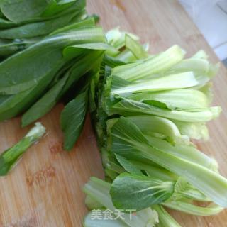 油菜炒陈贝的做法步调：1