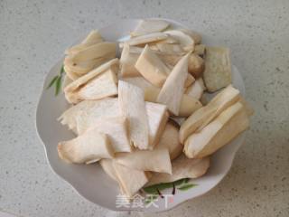 卤驴肉炒杏鲍菇的做法步调：1