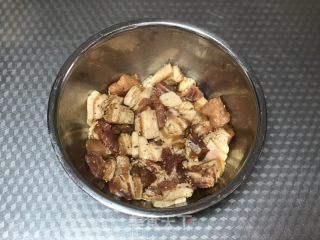 空炸五花肉串的做法步调：1