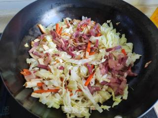 包菜牛肉炒米粉的做法步调：7