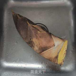 秋笋酸菜筒骨汤的做法步调：1