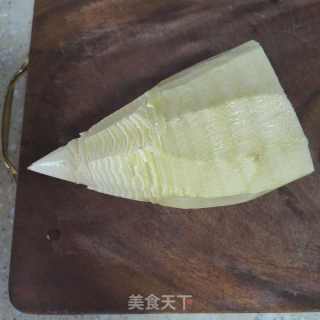秋笋酸菜筒骨汤的做法步调：2
