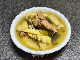 秋笋酸菜筒骨汤的做法步调：17