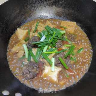 牛肉丸子烧油豆腐的做法步调：13