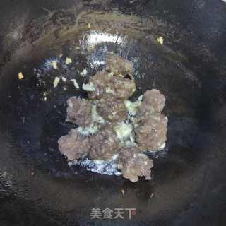 牛肉丸子烧油豆腐的做法步调：7