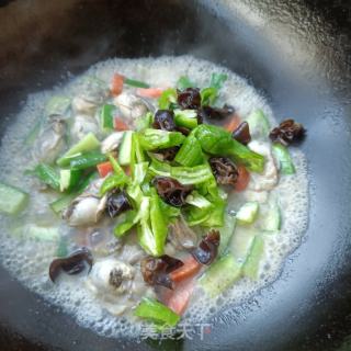 黄瓜炒蛎肉的做法步调：11