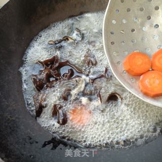 黄瓜炒蛎肉的做法步调：3