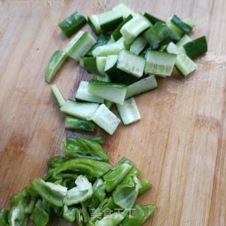 黄瓜炒蛎肉的做法步调：1