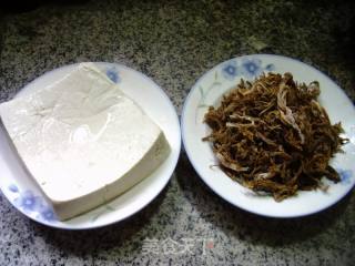 笋干菜烧豆腐的做法步调：1
